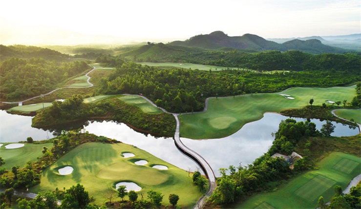 Central Vietnam Golf Tour