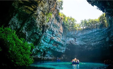 Hue - Phong Nha Cave Full Day With Lunch
