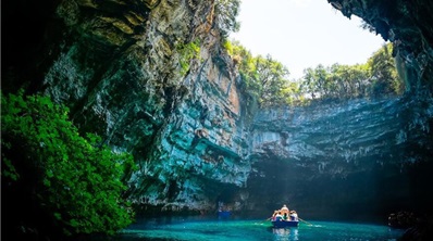 Hue - Phong Nha Cave Full Day With Lunch