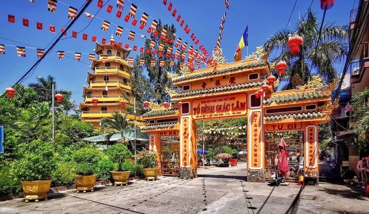 Southern Vietnam And Northwestern Cambodia 9 Days