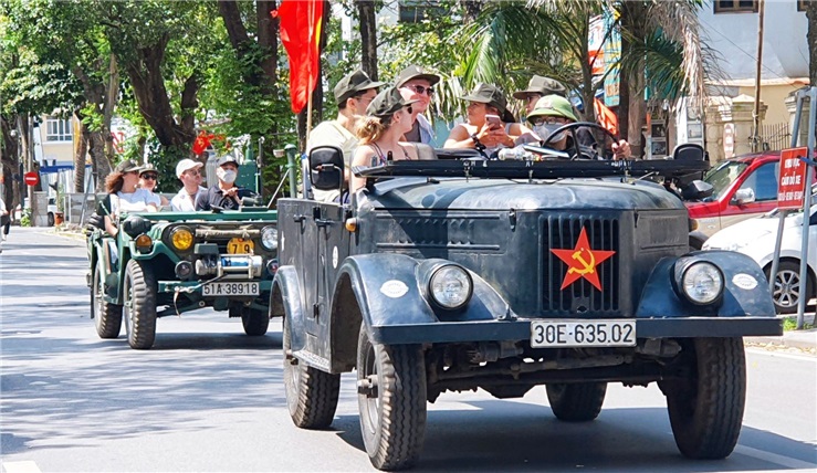 Hanoi Jeep Tours: Food + Culture + Sight + Fun in Vietnam people’s army legend Jeep