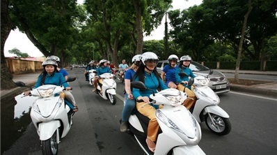 Hanoi Food Tour At Night On Motorbike