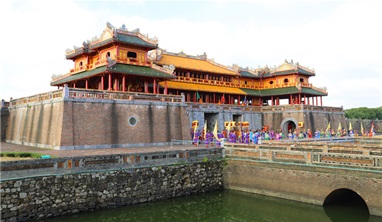Charming Vietnam 16 Days
