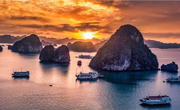 Luxury Cruising in Halong Bay on Paradise Elegance