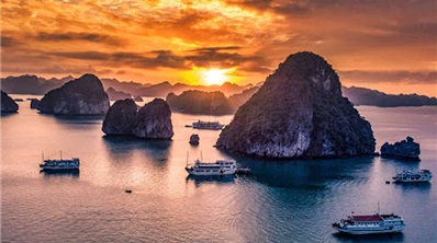 Luxury Cruising in Halong Bay on Paradise Elegance