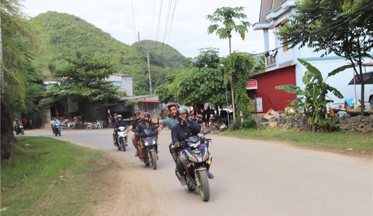 Ha Giang loop 4 days – 3 nights by motorbike