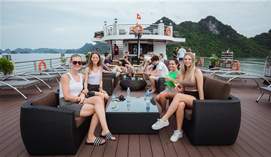 Enjoy 5* Experience on Oasis Bay Party Cruise 3 days 2 night