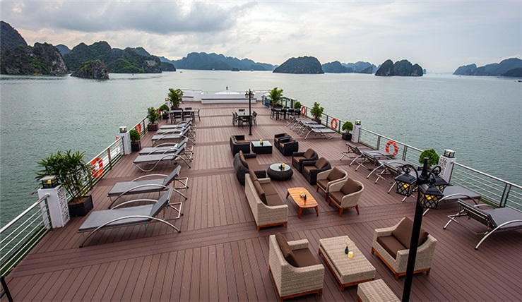 Enjoy 5* Experience on Oasis Bay Party Cruise 3 days 2 night