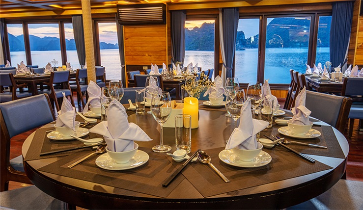 Enjoy 5* Experience on Oasis Bay Party Cruise 3 days 2 night