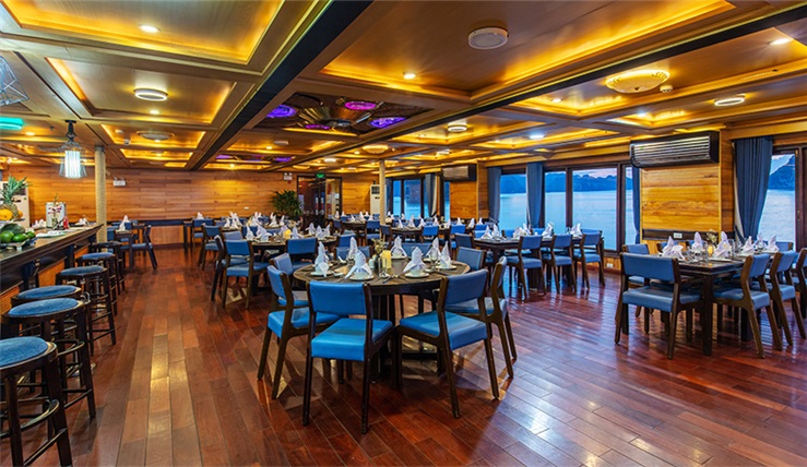 Enjoy 5* Experience on Oasis Bay Party Cruise 3 days 2 night