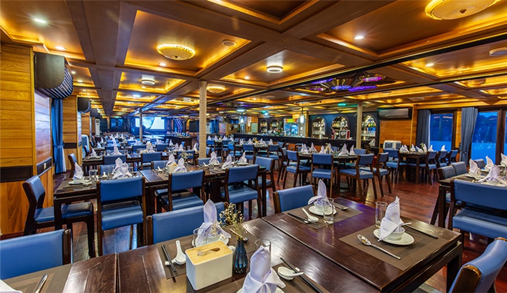 Enjoy 5* Experience on Oasis Bay Party Cruise 3 days 2 night