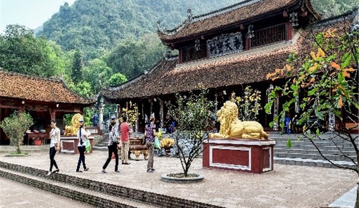 Perfume Pagoda 1 Day Tour
